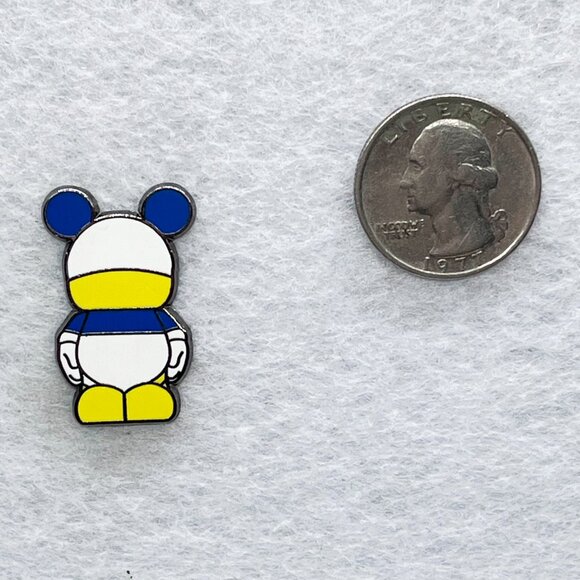 🔮 5/$25 Disney Vinylmation Jr Donald Duck Pin - Picture 2 of 3